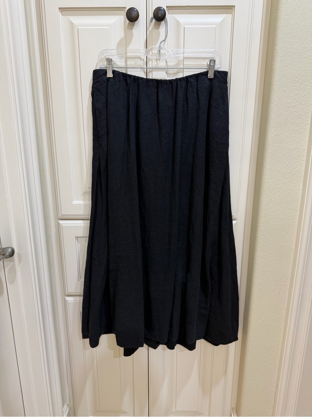 Velvet Rachelle bubble hem black skirt 100% linen Size M
